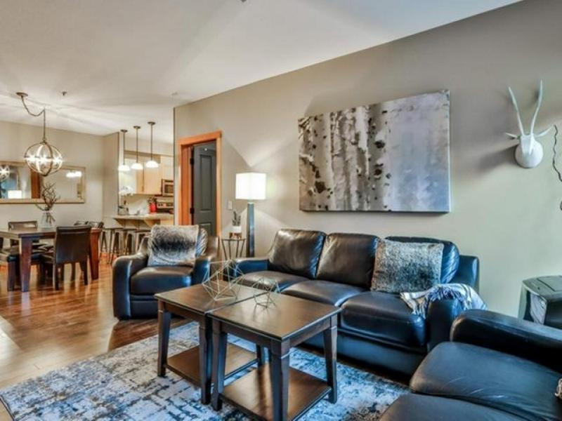 Suites With Pool & Hot Tubs Managed By Little Sister Getaways Canmore Exterior foto